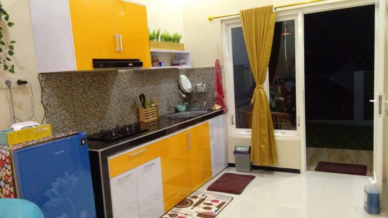 Homestay Wahyudi 1 Syariah Tlekung Exterior foto